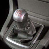 A close up of the gear stick inside a Ford Focus ST Mk2