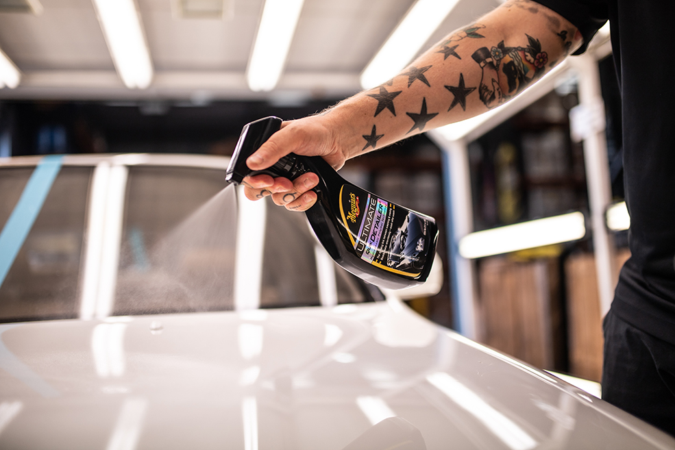 Gtechniq - Quick Detailer - Adds Gloss, Slickness, and Durability to Your  Car Paintwork; Easy Spray-On Wipe Off Formula; Works with All Products;  Trim