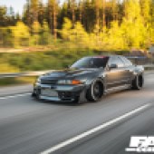 Modified Nissan Skyline R32 GT-R front 3/4 driving shot