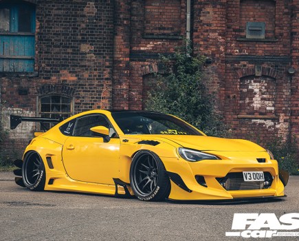 yellow Pandem GT86